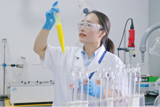 祝贺新葡的京集团35222vip研发中心制剂所四室主任刘金玲获评2025年“青岛拔尖人才”